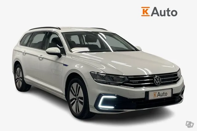 Volkswagen Passat Variant GTE Plug-In Hybrid 160 kW DSG-auto Image 1