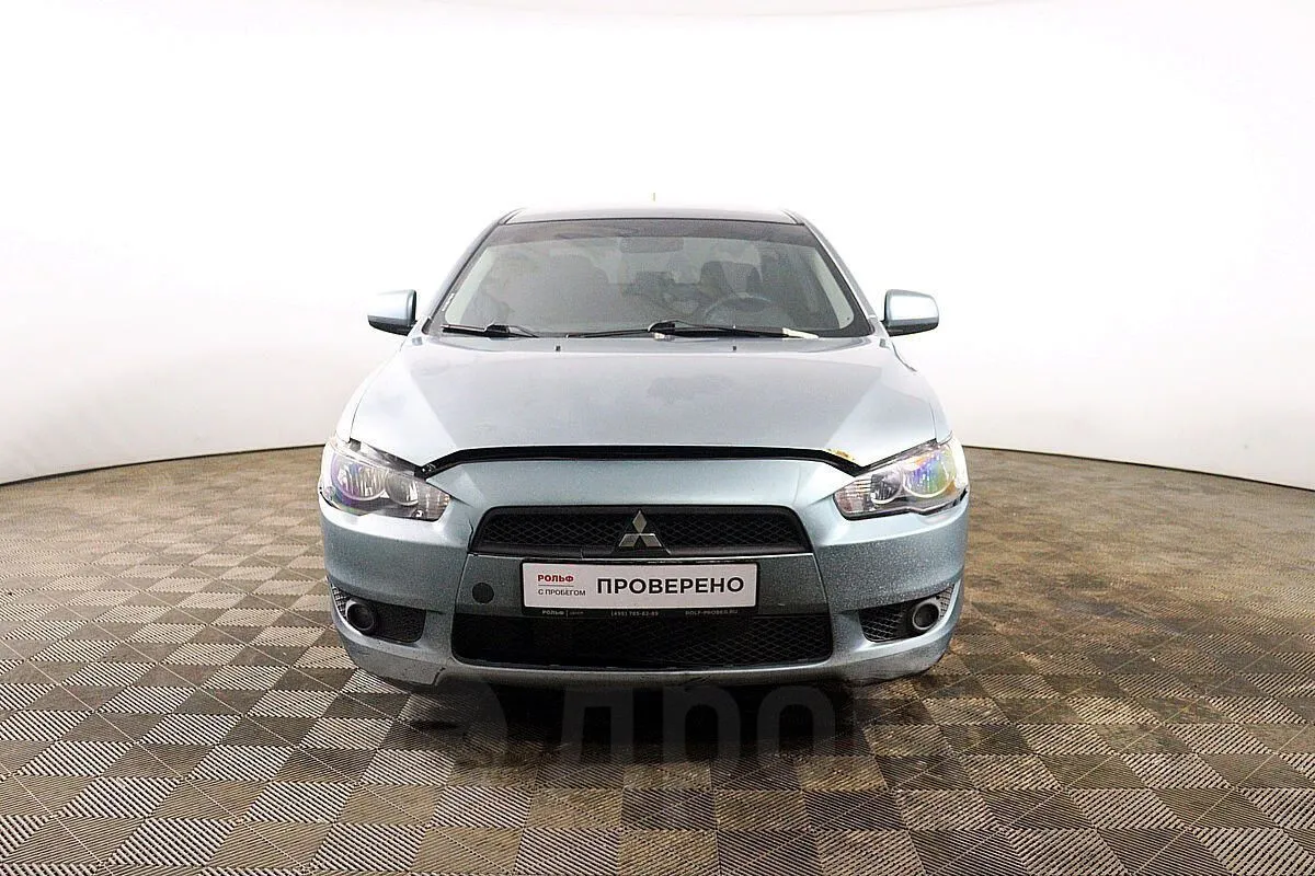 Mitsubishi Lancer Image 2